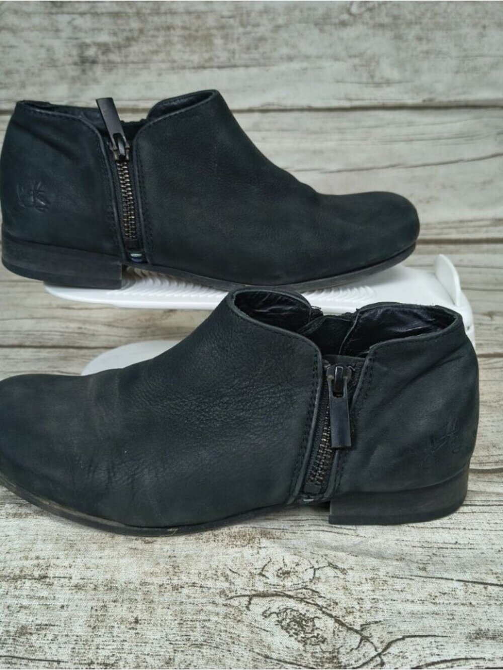 John Fluevog RFI Low Ankle Boots Black Leather Zip Up Women Size 6.5